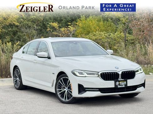 Certified 2023 BMW 530e xDrive w/ Premium Package image 1