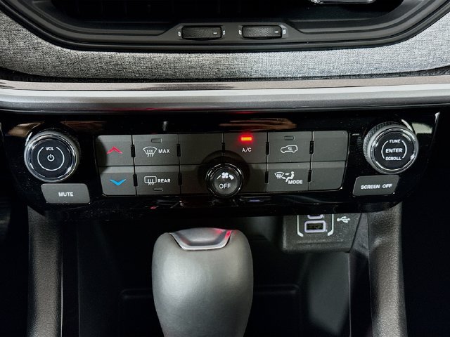 New 2026 Jeep Compass Latitude AWD/4WD image 15
