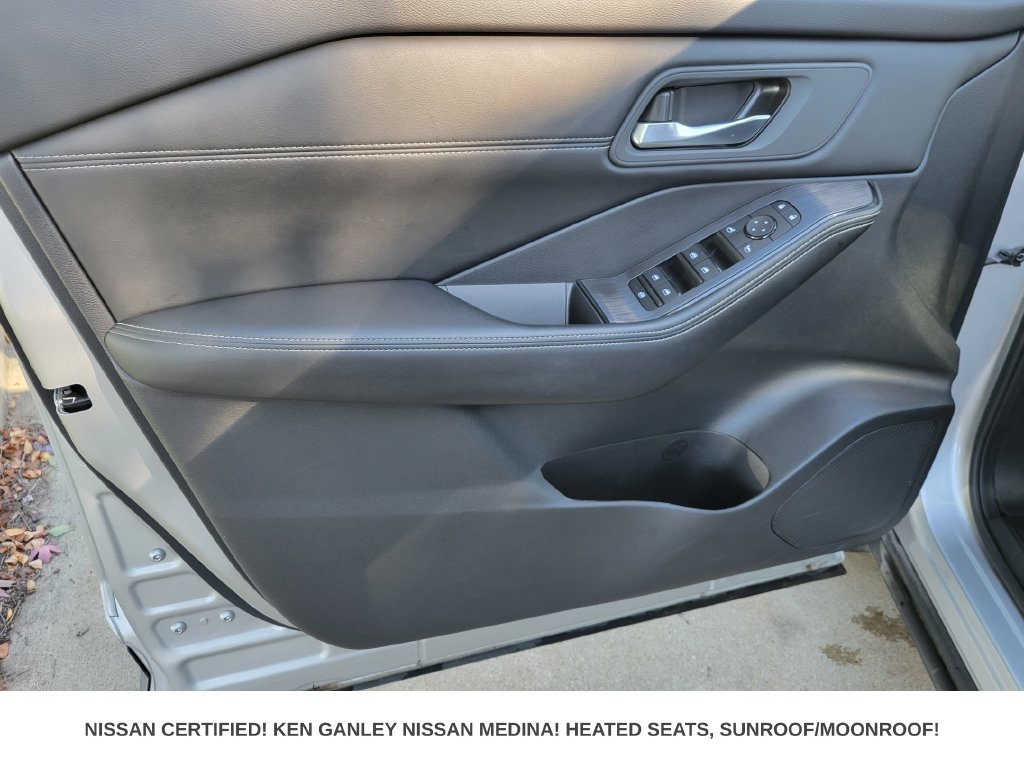 Certified 2024 Nissan Rogue SV w/ SV Premium Package AWD/4WD image 41