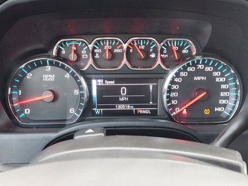 Used 2018 Chevrolet Silverado 1500 LT w/ Texas Edition RWD image 17