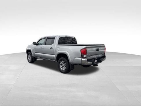 Certified 2019 Toyota Tacoma SR5 image 4