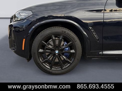 Used 2025 BMW X4 M40i w/ Premium Package image 9