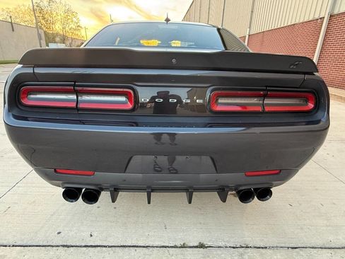 Used 2019 Dodge Challenger SXT w/ Plus Package image 4