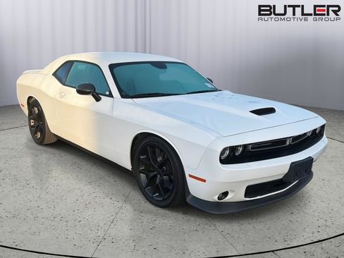 Used 2022 Dodge Challenger GT RWD image 5