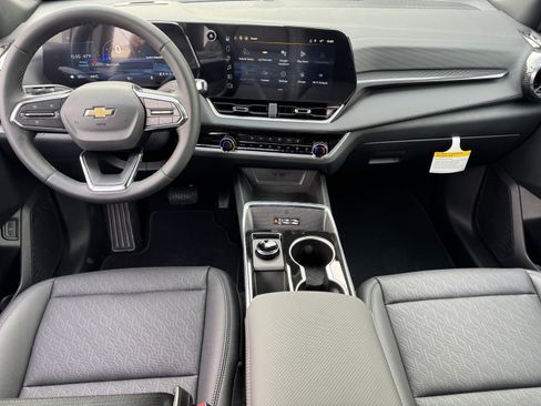 New 2026 Chevrolet Equinox LT w/ Convenience Package II image 17