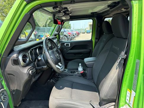 Used 2020 Jeep Wrangler Unlimited Sahara AWD/4WD image 8