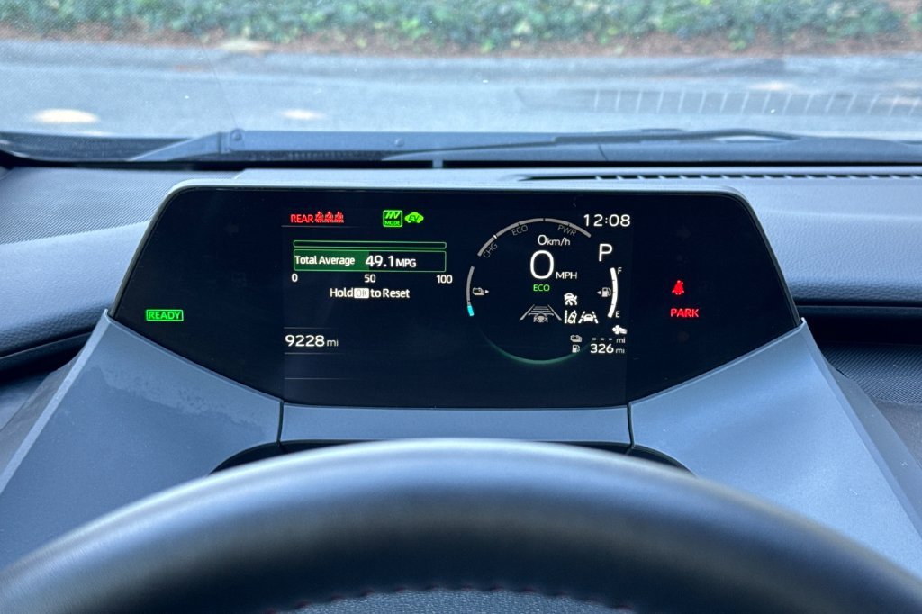 Certified 2025 Toyota Prius Plug-In Hybrid FWD image 23