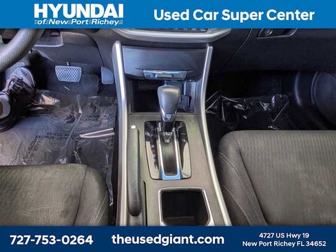Used 2014 Honda Accord EX image 19