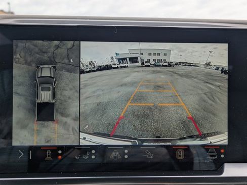 Used 2025 GMC Sierra 1500 SLT w/ SLT Premium Plus Package image 21