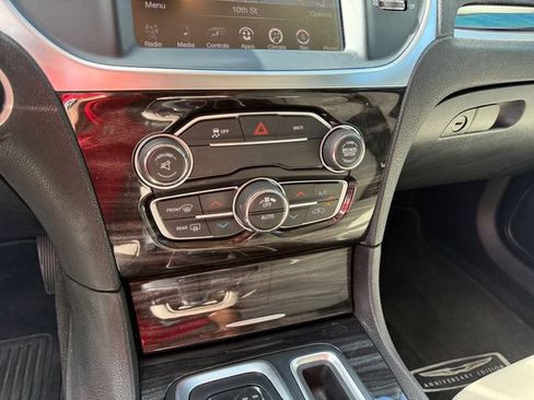 Used 2016 Chrysler 300 Limited RWD image 26
