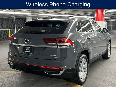 Certified 2022 Volkswagen Atlas Cross Sport SE image 6
