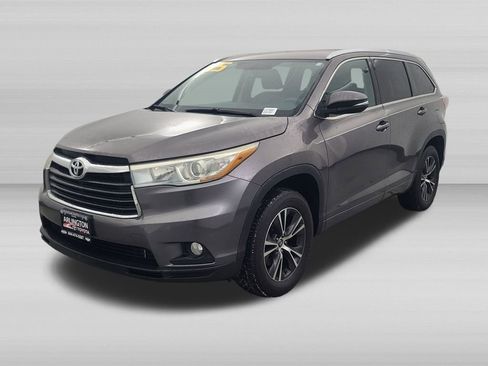 Used 2015 Toyota Highlander XLE FWD image 8