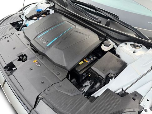 Certified 2024 Hyundai Ioniq 5 SEL RWD image 30