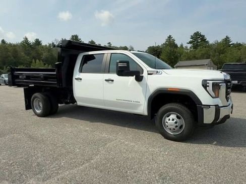 New 2025 GMC Sierra 3500 Pro w/ Convenience Package AWD/4WD image 2