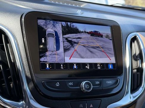 Used 2023 Chevrolet Equinox Premier AWD/4WD image 16