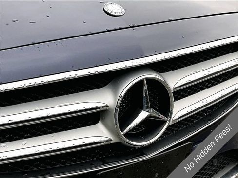 Used 2017 Mercedes-Benz E 400 4MATIC Wagon image 25