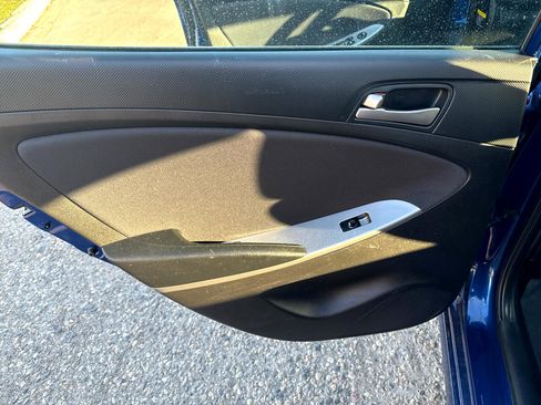 Used 2017 Hyundai Accent SE image 18