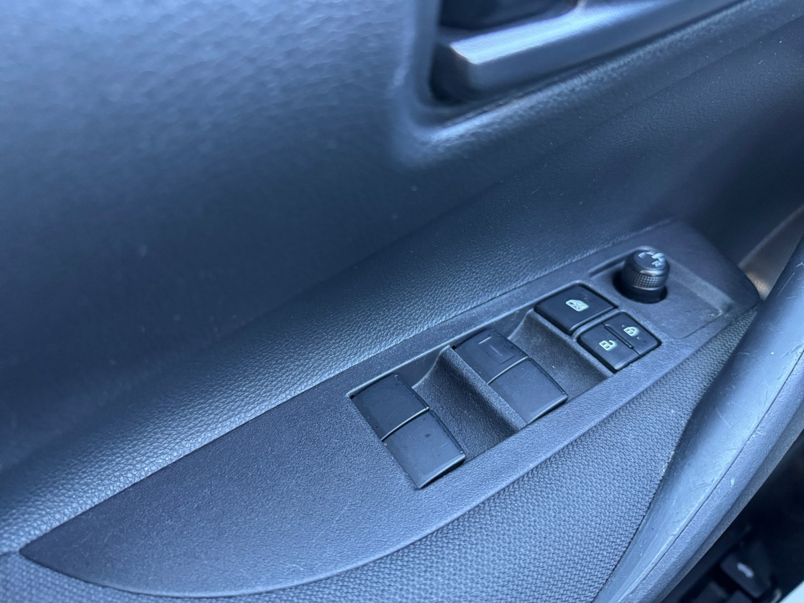 Used 2025 Toyota Corolla LE FWD image 14