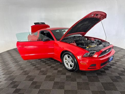 Used 2013 Ford Mustang Coupe RWD image 16