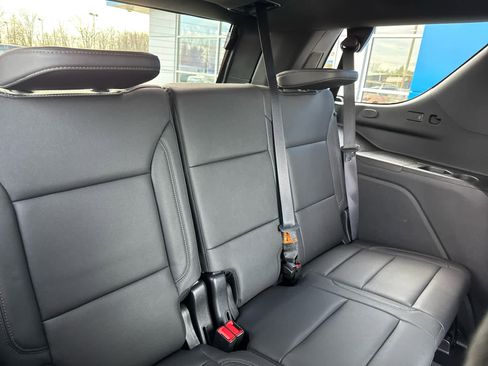 Used 2024 Chevrolet Tahoe Z71 w/ Z71 Off-Road Package image 6