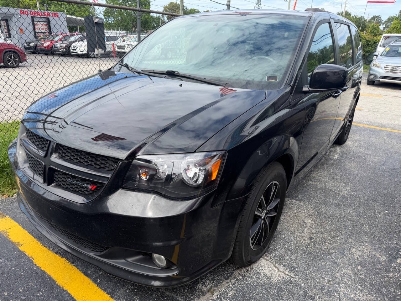 Used 2018 Dodge Grand Caravan GT FWD image 3