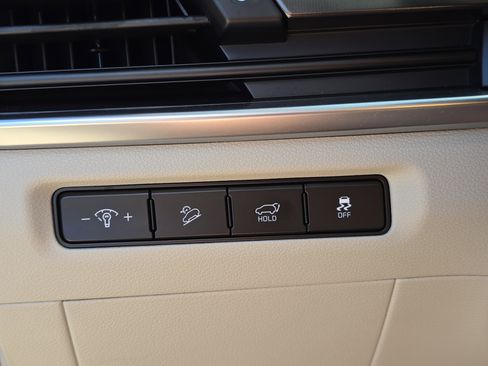 Used 2025 Kia Telluride S image 32