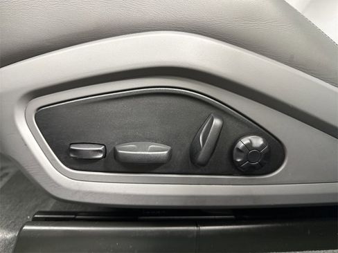 Certified 2024 Porsche Taycan image 40