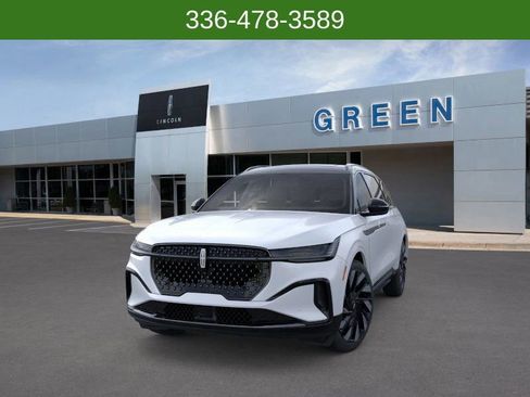 New 2026 Lincoln Nautilus Reserve image 2