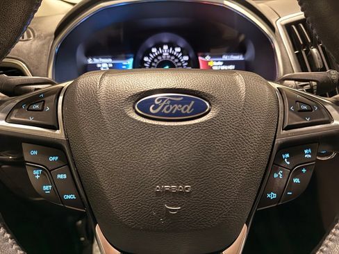 Used 2017 Ford Edge Titanium w/ Equipment Group 301A FWD image 22