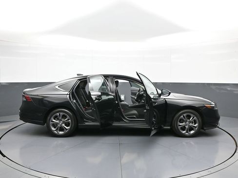 Certified 2023 Honda Accord EX image 42