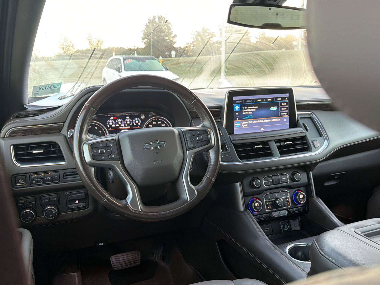 Used 2021 Chevrolet Tahoe Z71 w/ Z71 Off-Road Package AWD/4WD image 19