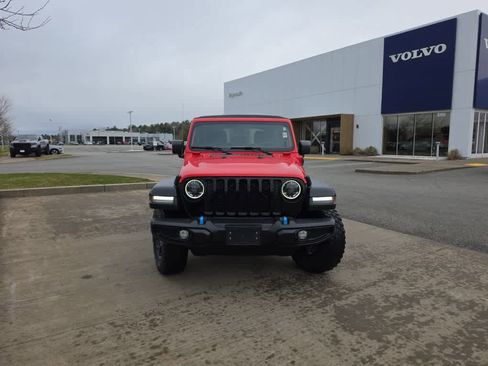 Used 2023 Jeep Wrangler Unlimited w/ 8.4" Radio Group AWD/4WD image 3