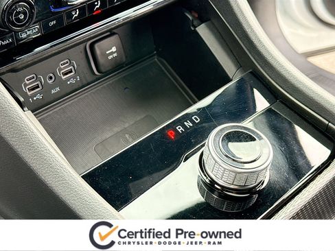 Used 2024 Jeep Grand Cherokee L Altitude image 12