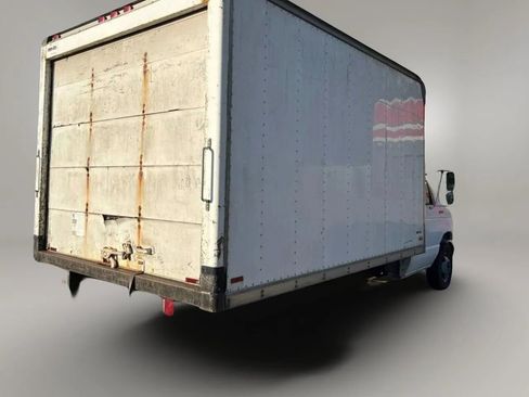 Used 1996 Ford E-350 and Econoline 350 image 4