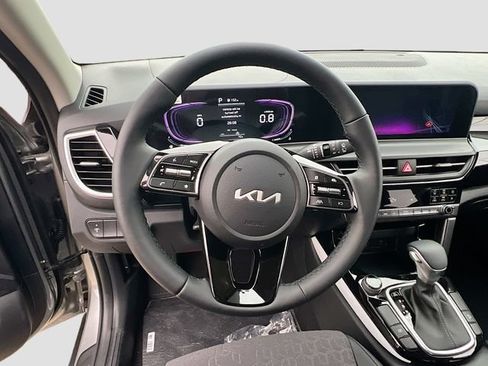 New 2026 Kia Seltos S FWD image 11