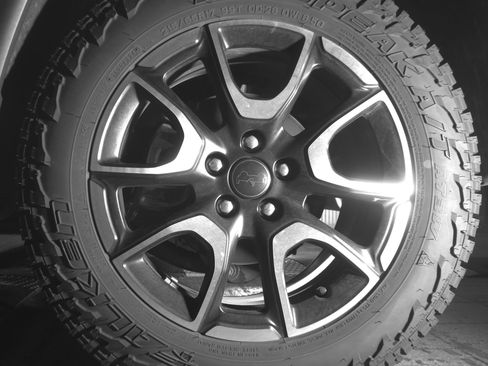 Used 2025 Jeep Compass Trailhawk image 14