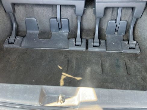 Used 2018 Toyota Sienna LE w/ Carpet Mat Package image 14