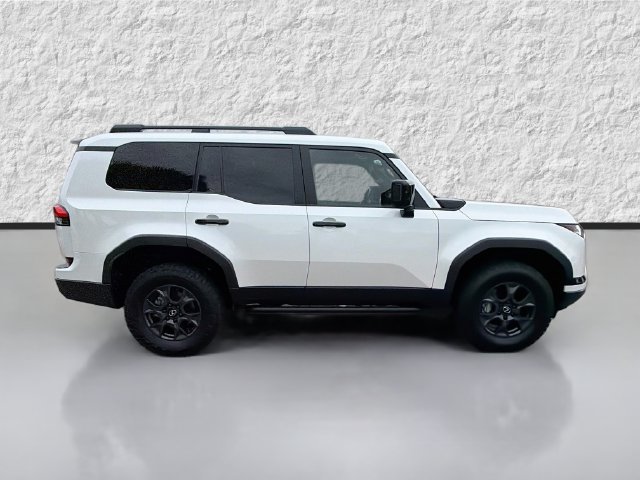 Used 2025 Lexus GX 550 AWD/4WD image 2