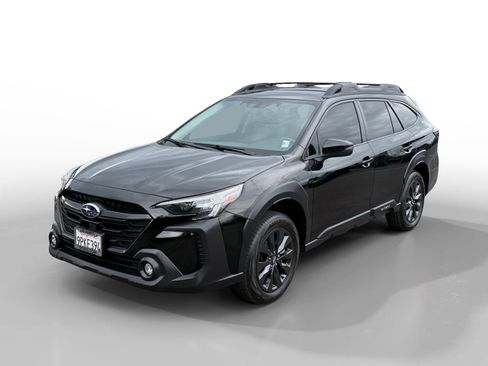 Used 2025 Subaru Outback Onyx Edition AWD/4WD image 1