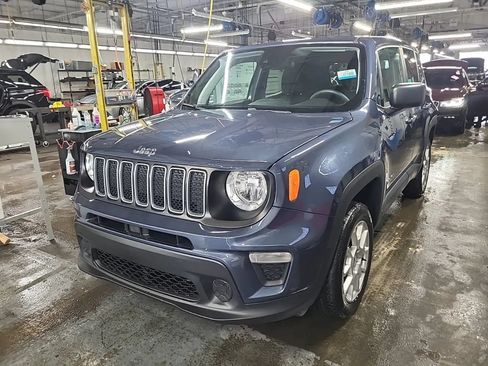 Used 2023 Jeep Renegade Latitude AWD/4WD image 1