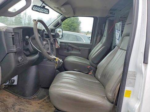 Used 2024 Chevrolet Express 2500 w/ Driver Convenience Package RWD image 7