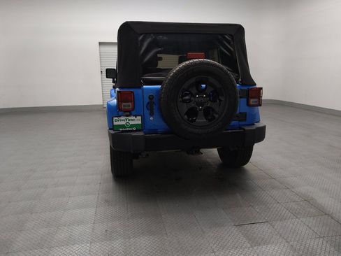 Used 2015 Jeep Wrangler Unlimited Sahara AWD/4WD image 6