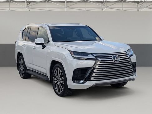 Used 2024 Lexus LX 600 4WD w/ Luxury Package image 2