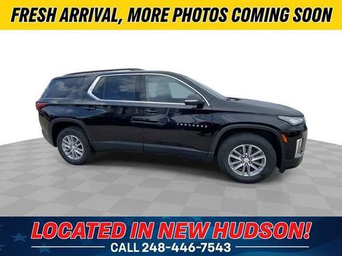 Used 2023 Chevrolet Traverse LT image 3