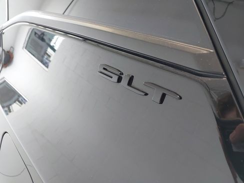 Used 2022 GMC Terrain SLT w/ Tech Package image 33