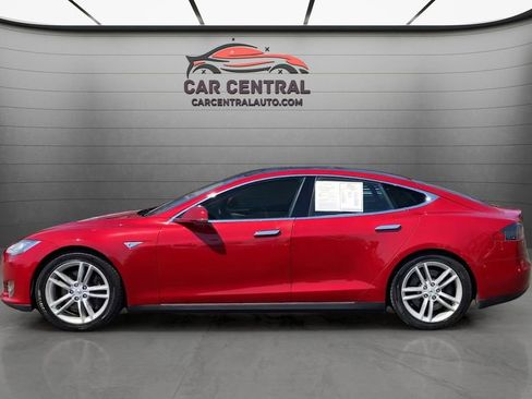 Used 2015 Tesla Model S 85D image 2