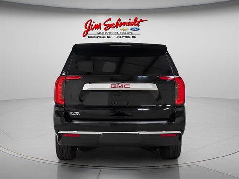 Used 2022 GMC Yukon XL SLT w/ SLT Luxury Package image 5
