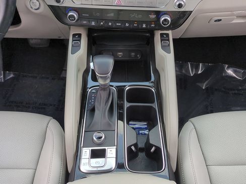 Certified 2025 Kia Telluride S FWD image 19