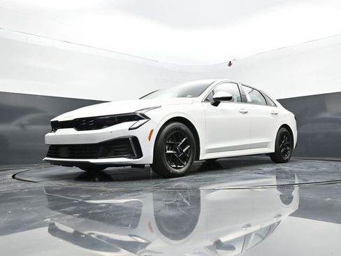 Used 2025 Kia K5 LXS image 45