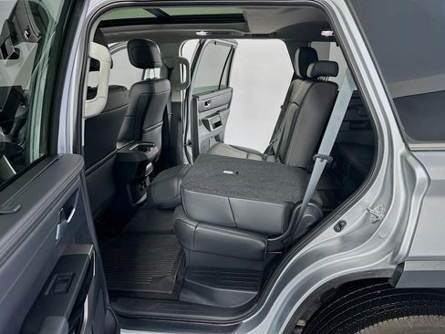 Used 2023 Toyota Sequoia Limited image 33